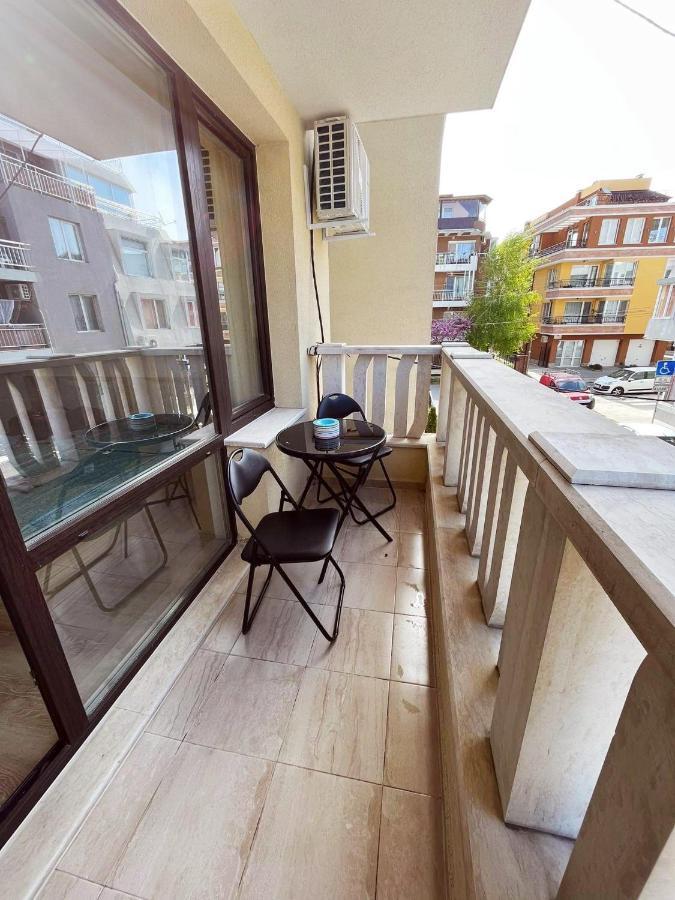 Lovely Studio Apartment On The Beach 布尔加斯 外观 照片