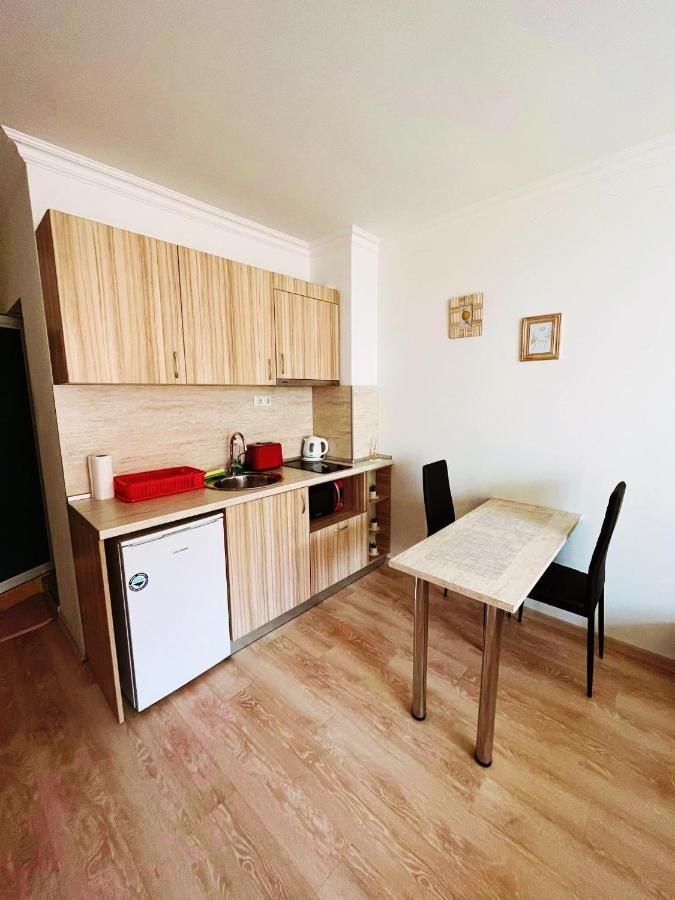 Lovely Studio Apartment On The Beach 布尔加斯 外观 照片